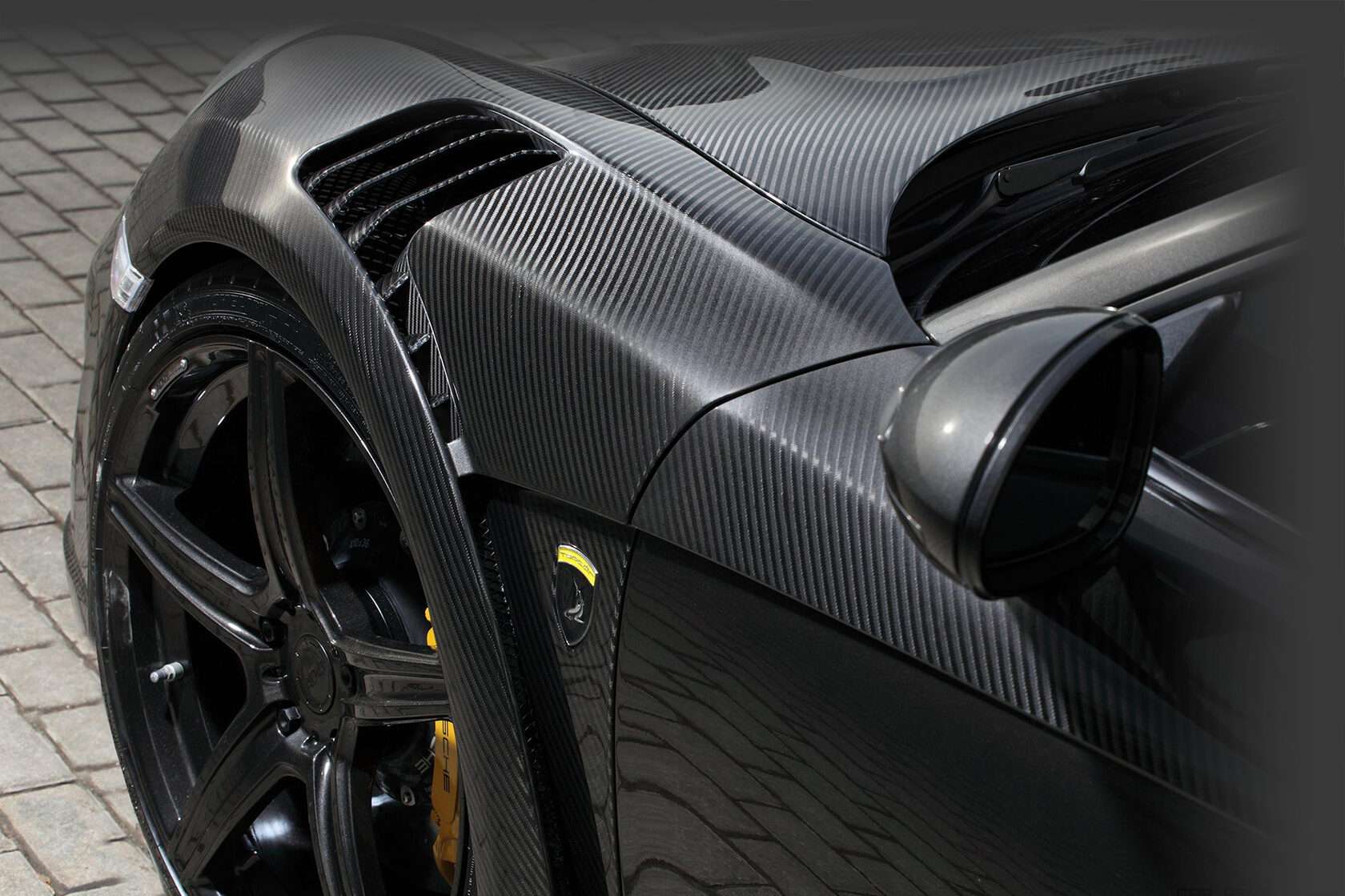 Карбон для кузова автомобиля: Преимущества, применение и советы по выбору