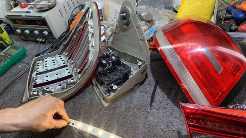Ремонт задних светодиодных фонарей автомобиля