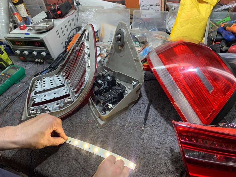 Ремонт задних светодиодных фонарей автомобиля