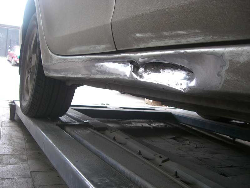 Ремонт помятого порога на автомобиле