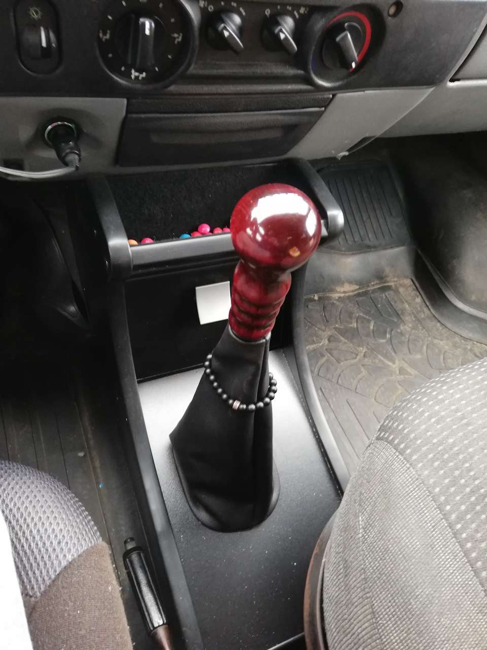 Что такое борода салона автомобиля